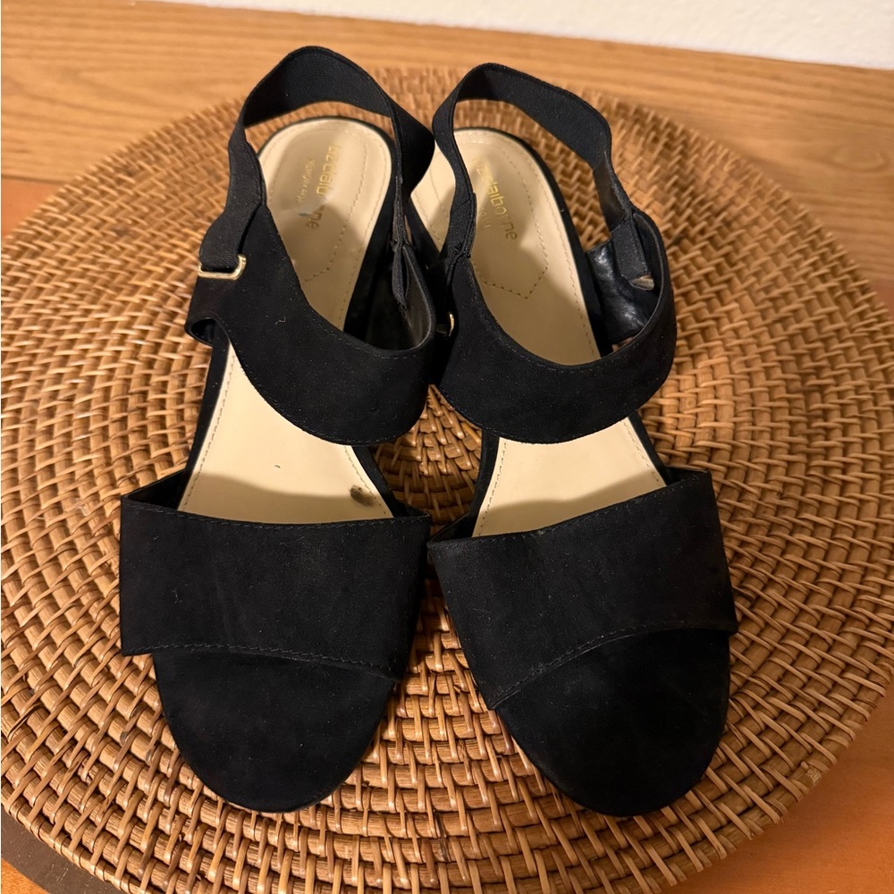 Liz Claiborne Black Low Block Heel Sandals‎ with Gold accents - Picture 9 of 11